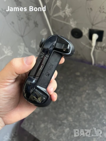 Оригинален Джойстик Xbox One, снимка 2 - Аксесоари - 51337519