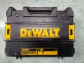 Почти НОВ Перфоратор DeWALT D25133K (800W / 2.6 J) SDS-Plus с куфар, снимка 2