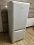 Хладилник с фризер Indesit, снимка 1