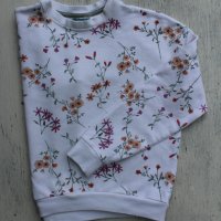 Блуза с дълъг ръкав с флорална щампа размер 134-140, снимка 2 - Детски Блузи и туники - 37165789