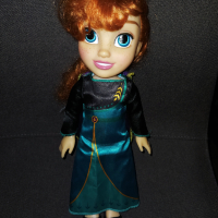 Голяма кукла Ана от Замръзналото кралство , снимка 1 - Кукли - 44559983