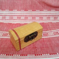 Дървена кутия с шевица, снимка 2 - Подаръци за жени - 34276452