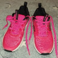 Продавам оригинални маратонки Umbro номер 37, снимка 2 - Дамски ежедневни обувки - 40639591