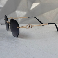 Valentino дамски слънчеви очила Осмоъгълник с верижка синджир, снимка 9 - Слънчеви и диоптрични очила - 44701759