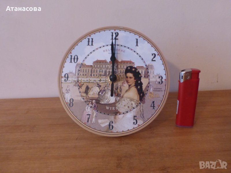 Австрийски стенен часовник с Императрица Сиси и двореца Белведере, снимка 1