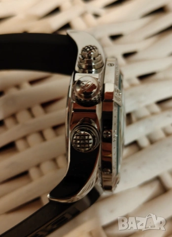 Breitling Super Avenger в перфектно състояние, снимка 3 - Мъжки - 53057067