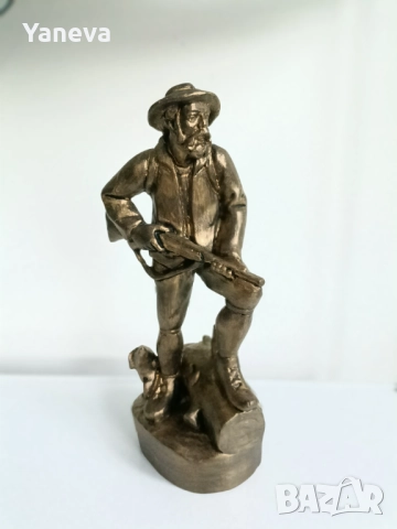 Хемингуей на лов, авторска дърворезба. , снимка 3 - Статуетки - 52673493