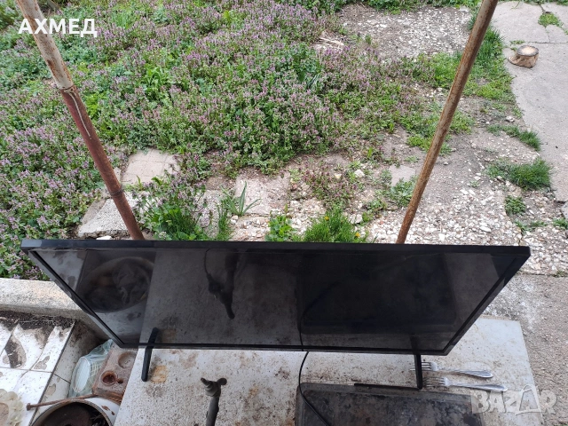 Телевизор CROWN 32NV56LW за части счупен екран, снимка 2 - Телевизори - 54125865