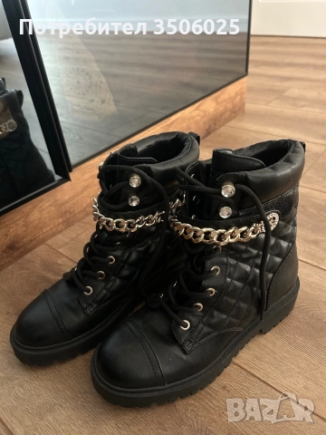 Продавам оригинални ботуши на Guess, снимка 3 - Дамски боти - 51799462