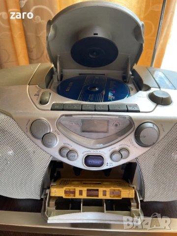Радиокасетофон с CD Philips, снимка 3 - Радиокасетофони, транзистори - 54157847