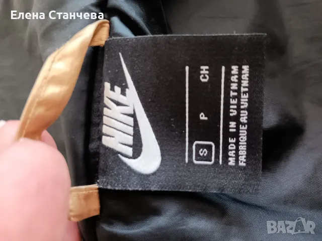 Яке NIKE оригинал номер S, снимка 2 - Якета - 47671867