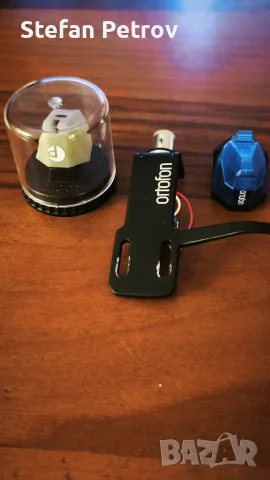 Носач на Ortofon, доза и две иглички.