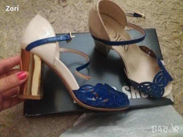 Обувки в бежово-кралскосиньо и златист широк ток - 36 номер , снимка 3 - Дамски обувки на ток - 37013630