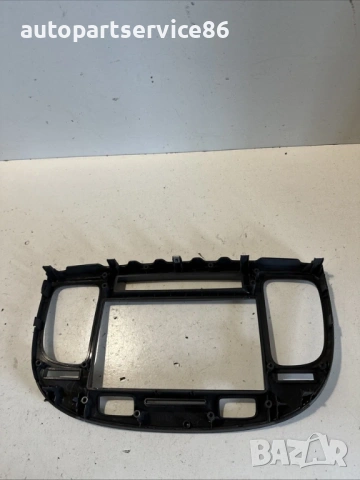 Рамка за радио за KIA Rio 1.5 CRDi (2009) 1G847-20650, снимка 2 - Части - 53284851