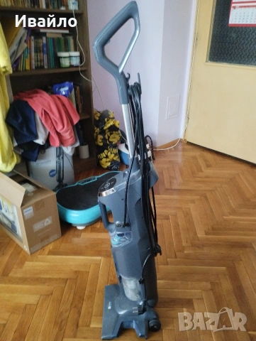 Продавам прахосмокачка с парогенератор и моп