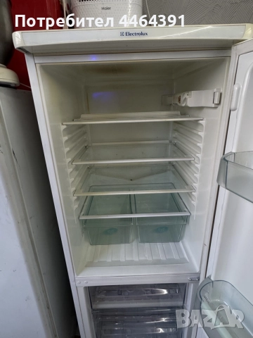 Хладилник с фризер Electrolux , снимка 4 - Хладилници - 56316387