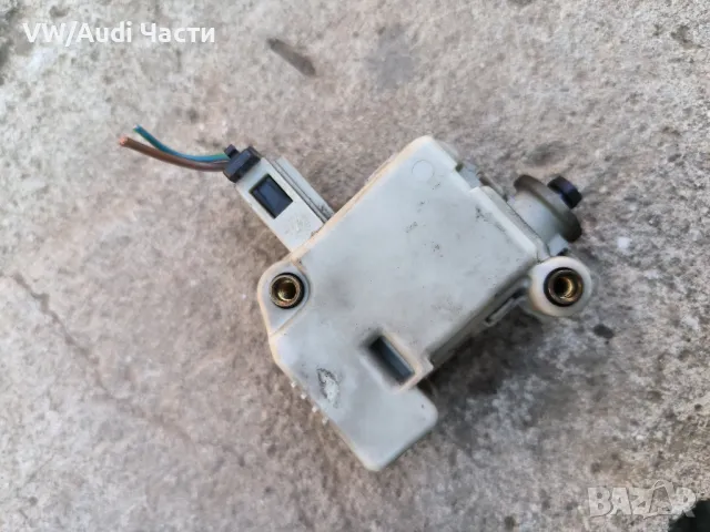 Машинка централно заден капак багажник за Фолксваген Туарег VW Touareg 3B5827061B / 3B0959781C, снимка 2 - Части - 47412108