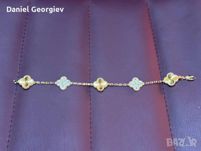 Дамска гривна Van Cleef Vintage Alhambra Bracelet, снимка 6 - Гривни - 53925753