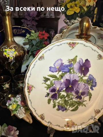 Royal Albert England  “ Теменужките” автор Sara Anne Schofield Код P2017 , снимка 7 - Декорация за дома - 53936970