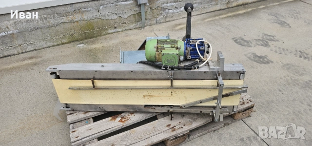 Електромотор с червячен редуктор и транспортна лента, снимка 4 - Електродвигатели - 54182783