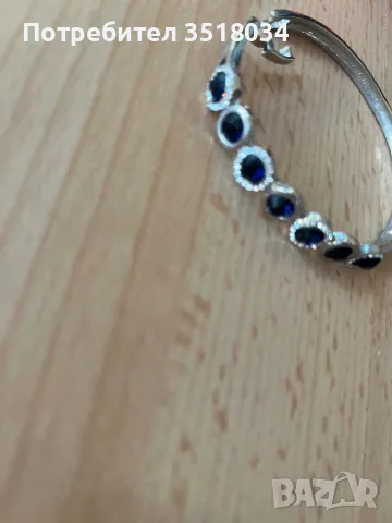Елегантна с тъмно-сини камъчета гривна