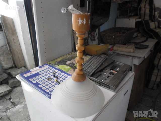 Продавам лампа за таван