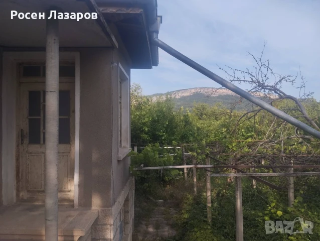 Продава се къща в с. Мадара, снимка 8 - Къщи - 50699537