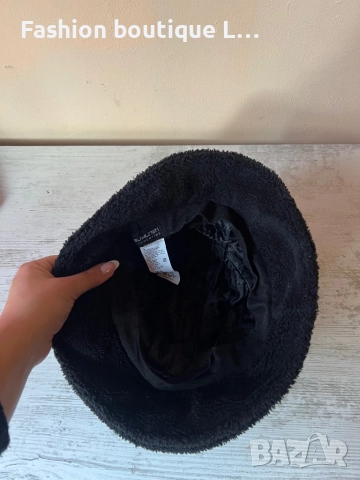 Дамска кръгла черна пухена шапка 🖤, снимка 3 - Шапки - 52943917