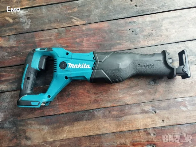 саблен трион Makita DJR186, снимка 2 - Други инструменти - 50378471