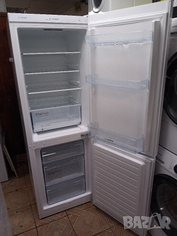 Като нов комбиниран хладилник с фризер  Бош Bosch А+++ 2 години гаранция!, снимка 7 - Хладилници - 53908383