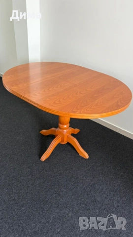 Трапезна маса от масивно дърво