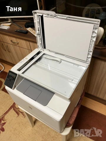 Продавам цветен лазарен принтер HP, снимка 2 - Принтери, копири, скенери - 54073629