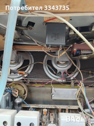 Стар радиограмфон Латвия., снимка 5 - Антикварни и старинни предмети - 54196776