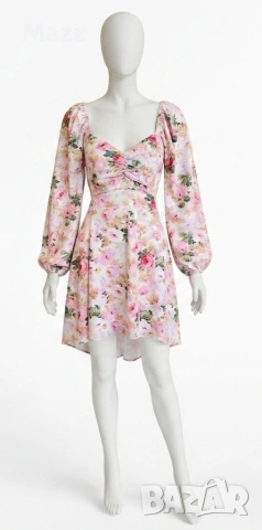 Бяла рокля с розови цветя