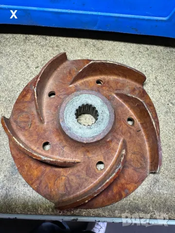 БУЛДОЗЕР Т130 Т170 ПЕРКА ВОДНА ПОМПА НОВА СССР