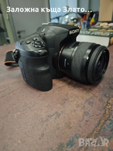 Фотоапарат Sony A 68 със 2 обектива и зарядно устройство, снимка 4 - Фотоапарати - 55751592