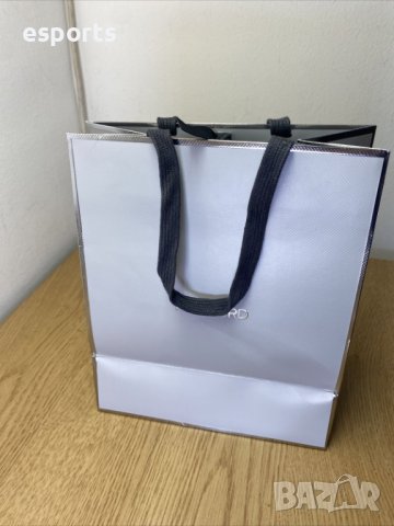 Автентична бутикова Tom Ford подаръчна торба 26 x 26 cm gift bag TF , снимка 5 - Други - 42064405
