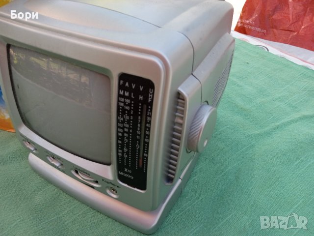 Стар телевизор с радио, снимка 5 - Радиокасетофони, транзистори - 36783551