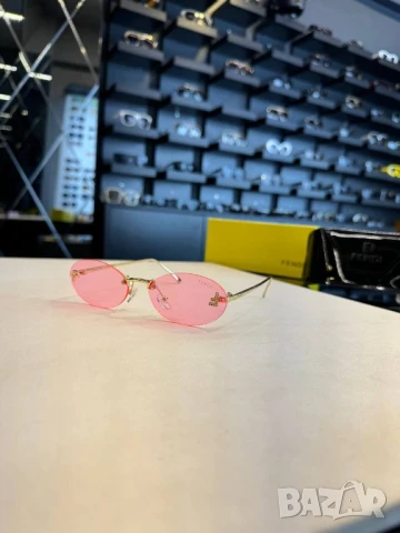 очила с черен обикновен калъф и ув защита prada fendi , снимка 10 - Слънчеви и диоптрични очила - 50999523