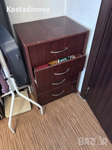 продавам скрин с 4 чекмеджета, снимка 3 - Скринове - 54319460