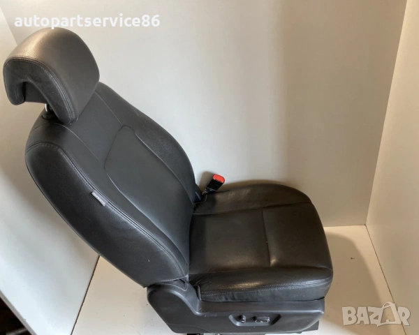 Предна дясна седалка сива кожа цяла за Chevrolet Captiva 2.0 VCDI (2010)