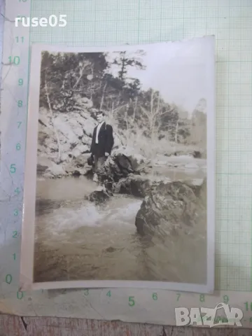 Снимка стара на на български мъж в американска река - 1