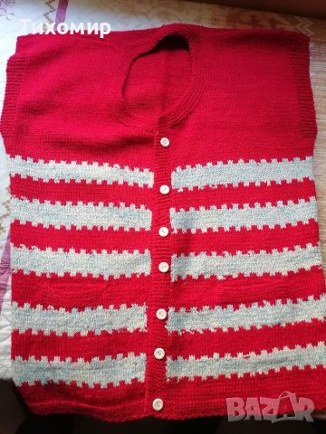 Дамски плетен елек червен, снимка 1 - Елеци - 38040503