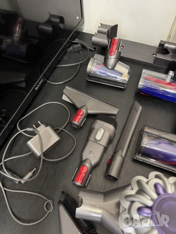 Вертикална прахосмукачка Dyson V8 Absolute SV25 476547-01, снимка 4 - Прахосмукачки - 55972213