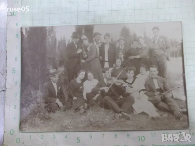 Снимка стара на излет с цигулка и китара