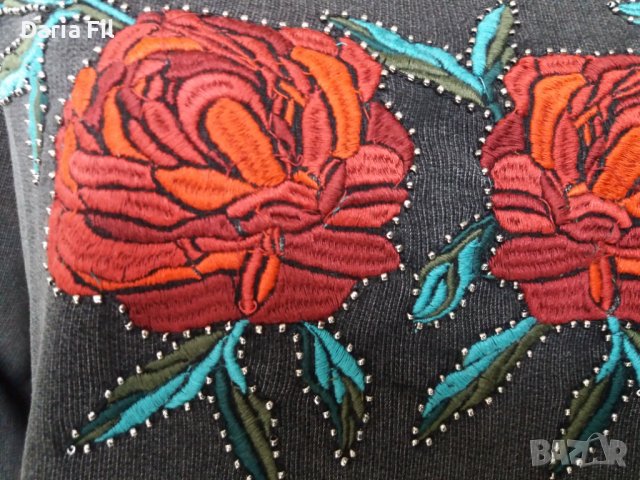 Широка блуза от плътно трико в цвят графит с бродирани цветя, снимка 4 - Блузи с дълъг ръкав и пуловери - 38928518