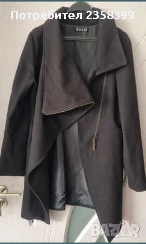 Продавам дамско палто.