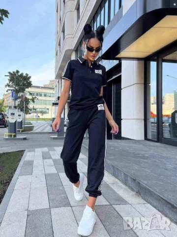 Дамски комплект Adidas, снимка 2 - Комплекти - 50742775