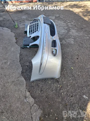 Предна Броня с решетка за Mercedes W211, снимка 2 - Части - 56337728