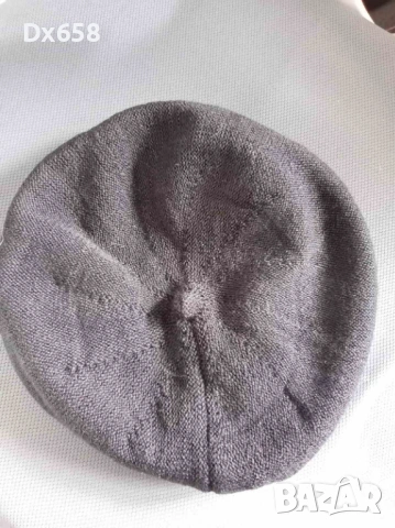 Продавам шапка - черна барета, снимка 2 - Шапки - 53270330